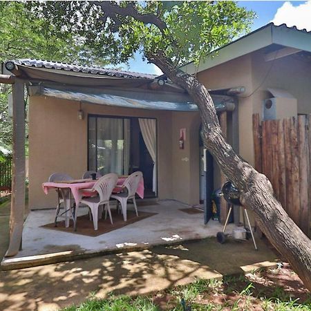 Gecko Cottages Hectorspruit エクステリア 写真